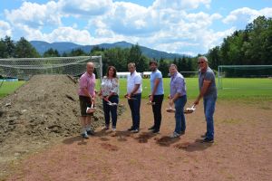 37185102 869359443273505 1516319048298659840 o 869359436606839