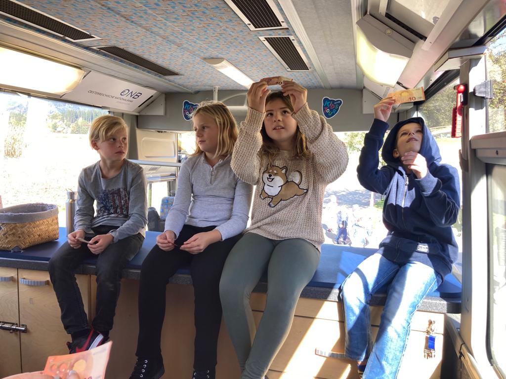 "Euro-Kids-Tour" der Österreichischen Nationalbank machte Halt bei VS Maßweg